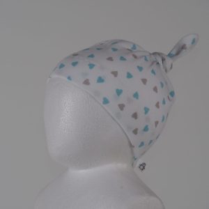 Knotenmütze mit Herzen