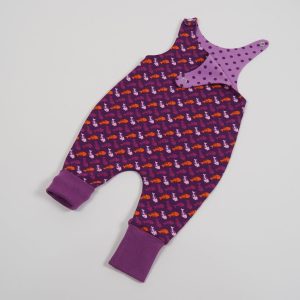 Größe 56, Wendestrampler mit Fischgrätenmotiv