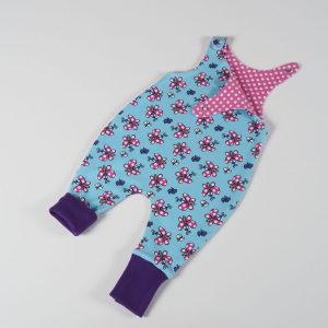 Größe 56, Wendestrampler mit Schmetterlingsmotiv