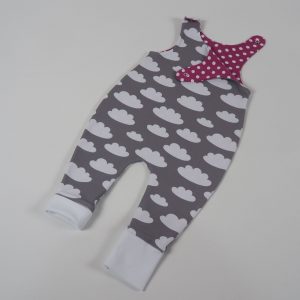 Größe 74, Wendestrampler mit Wolkenmotiv