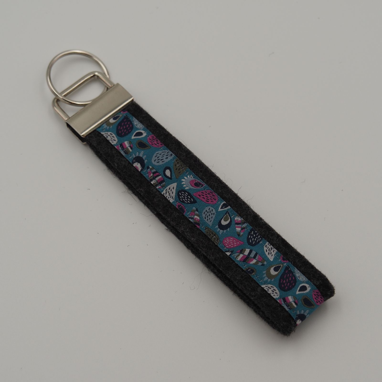 Schlüsselanhänger Blätter 1, anthrazit